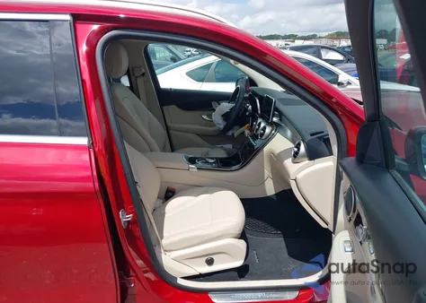 2019 Mercedes-Benz Glc 300 from USA, damaged, VIN WDC0G4JB1KV152730